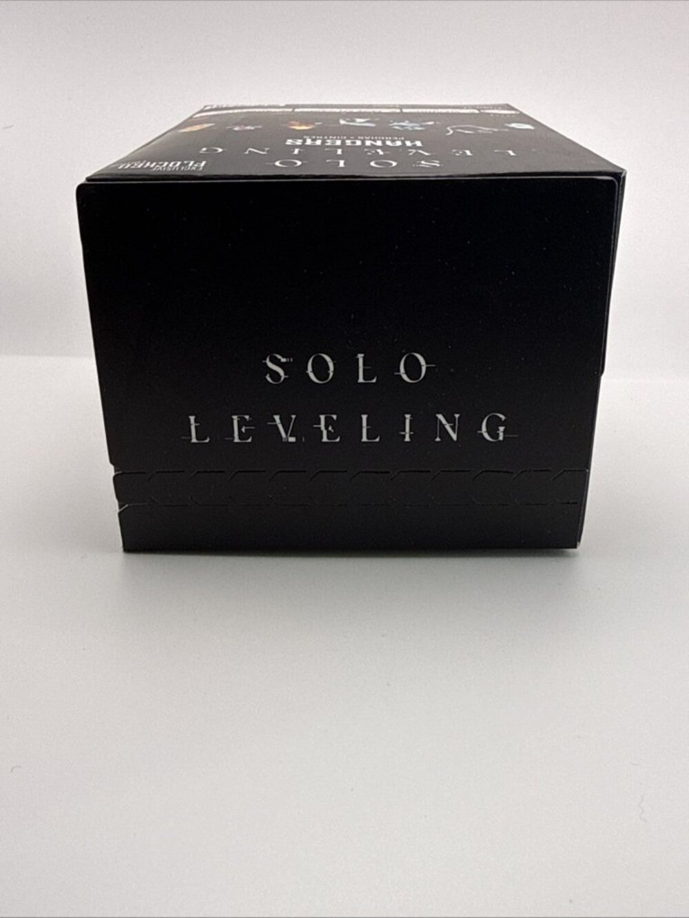 Solo Leveling Hangers Exclusive Flocked Edition (BRAND NEW IN UNOPENED BOX) - Picture 5 of 5